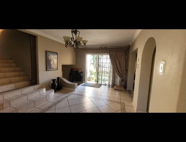 4 BEDROOM HOUSE FOR SALE IN GLENVISTA